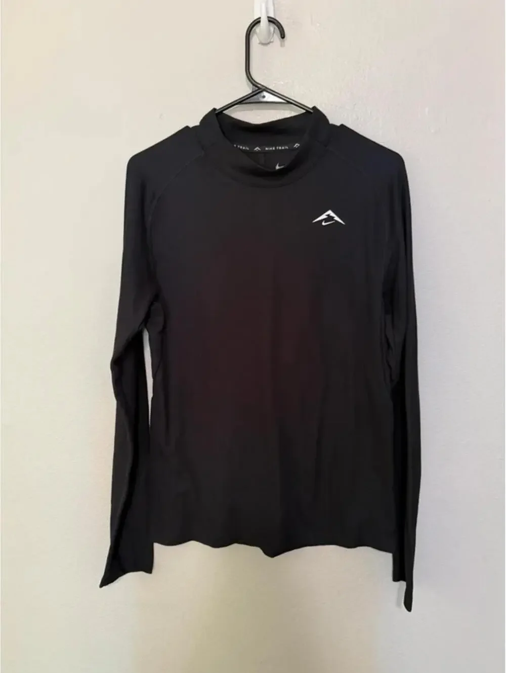 Nike Dri-FIT Long Sleeve Trail Running Top size small